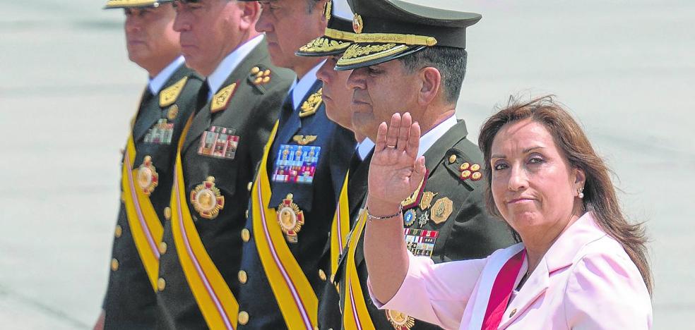 1671335410 Boluarte se aferra a la presidencia de Peru arropada por