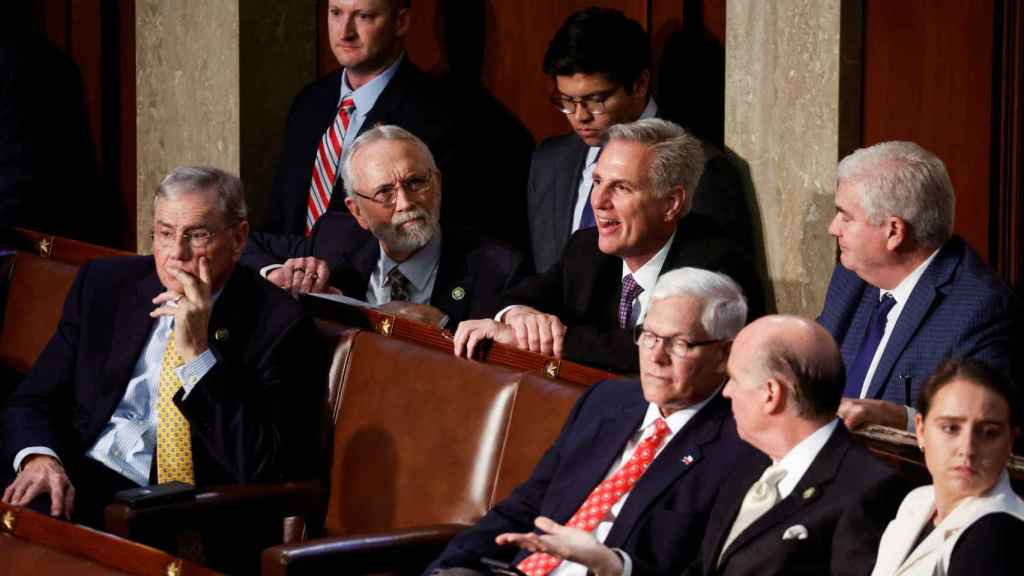 Los representantes estadounidenses se reúnen para tratar de elegir un nuevo presidente de la Cámara en el Capitolio de los Estados Unidos en Washington.