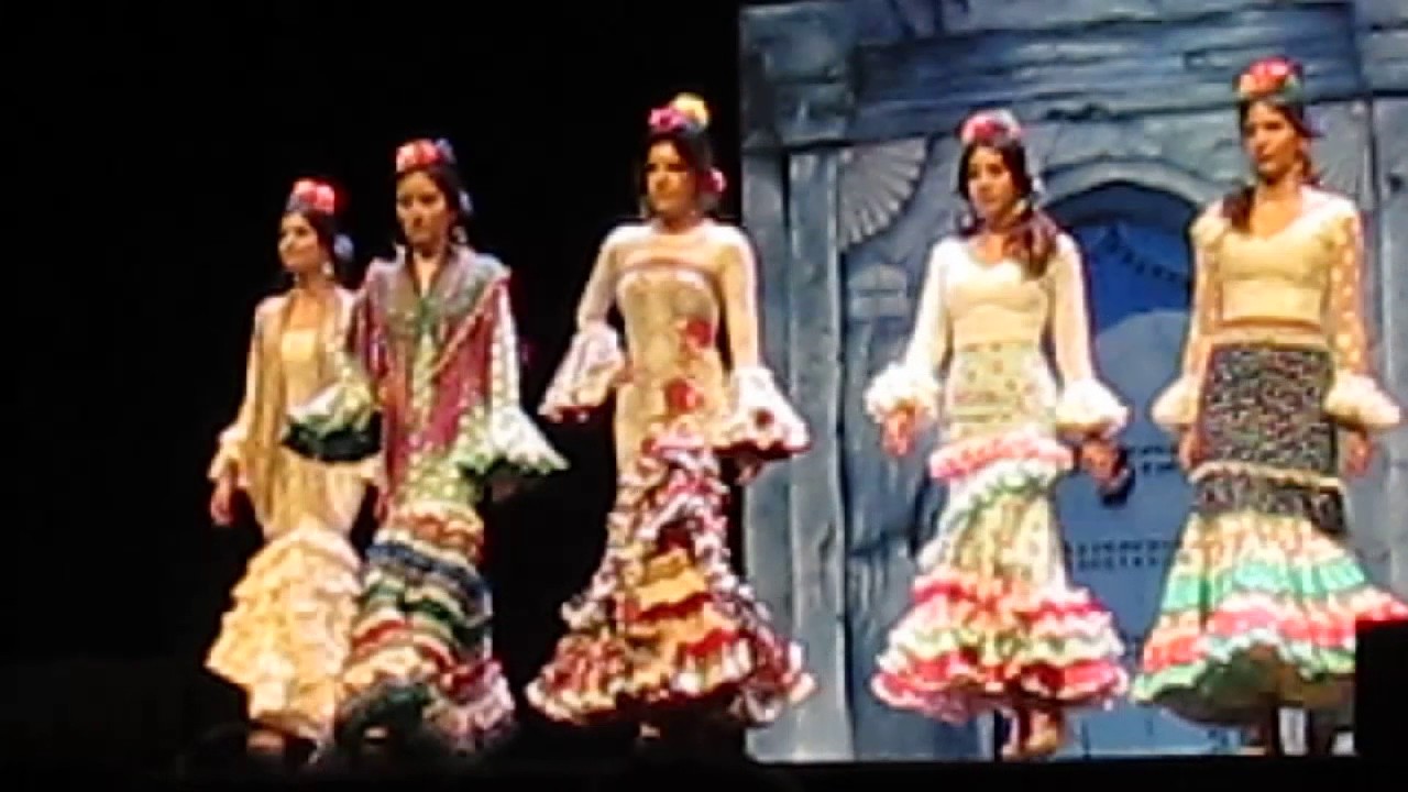 110317 MARIAR Desfile de Moda Flamenca acompanado por la voz