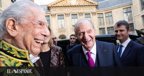 1676027716 El Rey Juan Carlos cenara con Macron y Vargas Llosa