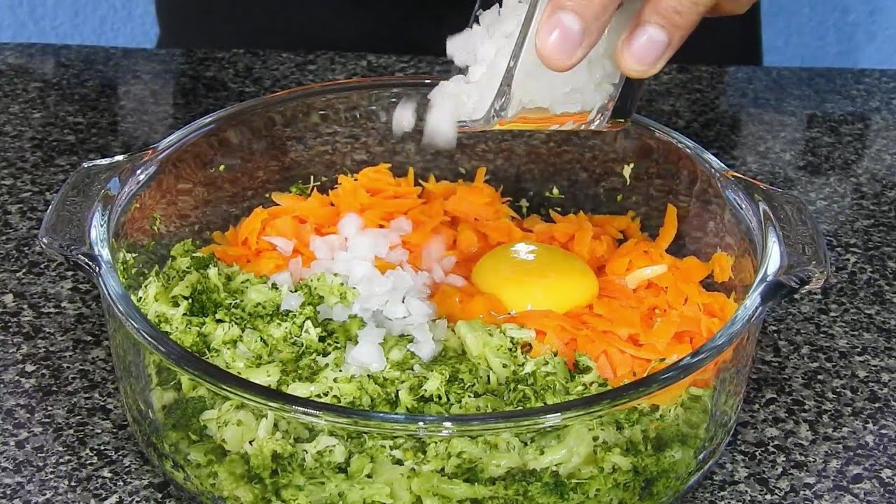 ADIOS AL PAN Mezcle 1 huevo con brocoli y zanahoria